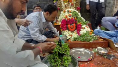 Photo of महसूल मंत्री बाळासाहेब थोरात यांच्या प्रकृतीस्वास्थ्यासाठी विठ्ठल रुक्मिणीस यांनी घातले साकडे