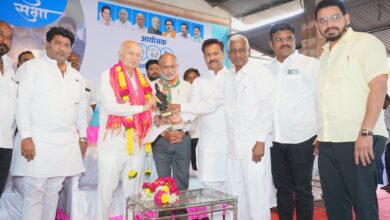 Photo of येणारी निवडणूक हुकुमशाही विरुद्ध लोकशाही असेल – सुशीलकुमार शिंदे