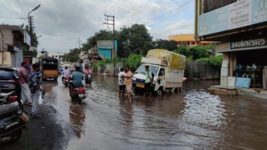 Photo of पंढरीत महत्त्वाच्या रस्त्यावर पावसाच्या पाण्याचे साठले तळे