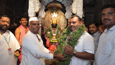 Photo of मुख्यमंत्री देवेंद्र फडणवीस यांच्या वाढदिवसानिमित्त विठ्ठल मंदिरात तुळसीपुजन व नामदेव पायरी येथे महाआरती