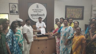 Photo of पंढरीत तृतीयपंथीयांनी हक्काचं घर,नोकरीची केली मुख्याधिकारी यांच्याकडे मागणी