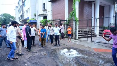 Photo of सोलापूरात पावसामुळे बाधित भागांचा दौरा करत नागरिकांशी पालकमंत्री जयकुमार गोरे यांचा संवाद