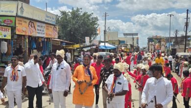 Photo of पंढरपुरात धम्मचक्र प्रवर्तन दिनानिमित्त भगवान गौतम बुद्ध यांच्या प्रतिमेची मिरवणूक