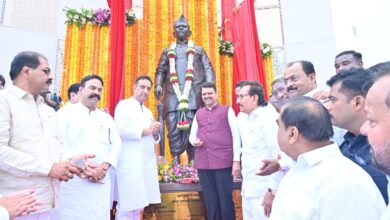 Photo of पांडुरंग च्या विस्तारीकरण गाळपाचा शुभारंभ व कर्मयोगी स्व. सुधाकरपंत परिचारक पुर्णाकृती पुतळ्याचे अनावरण संपन्न