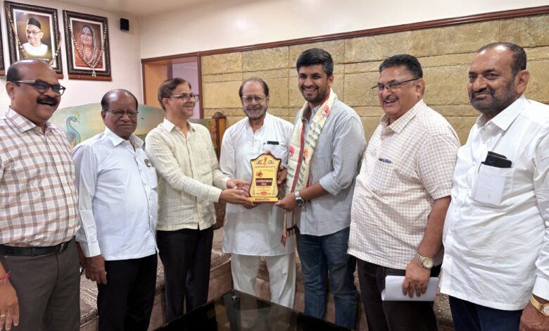 Photo of इचलकरंजीत कौस्तुभ गावडे यांना वाढता पाठिंबा;शिक्षकांमध्ये उत्साहाचे वातावरण!
