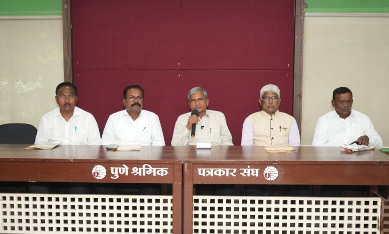Photo of शिक्षक परिषदेच्या पाठिंब्यामुळे डॉ. रोंगे सरांच्या विजयाची समीकरणे सोपी!
